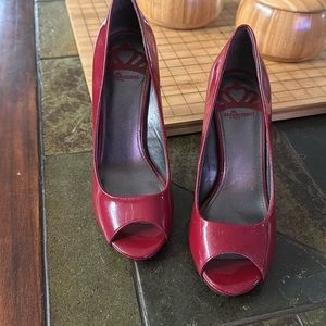 Fergalicious Red Patent Leather Peep Toe Shoes 👠